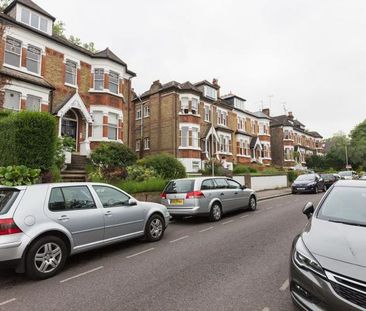 2 bedroom with balcony in a prime street in Crouch end - Photo 2