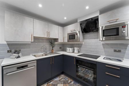 1 bedroom in a house share to rent - Photo 3