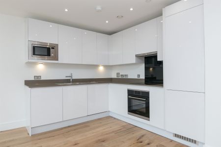 High Street, London, E15 2GT - Photo 4
