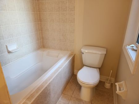 For Lease - 39 Frostbite Lane, Brampton, Ontario - Photo 5