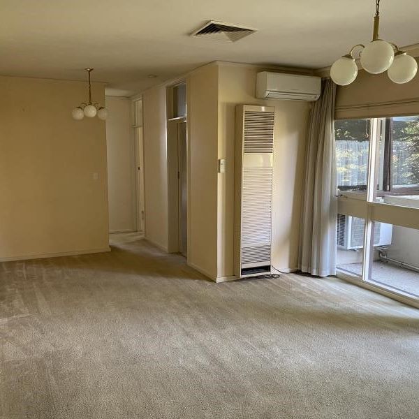 7 / 8 Mooltan Avenue, ST KILDA EAST - Photo 1