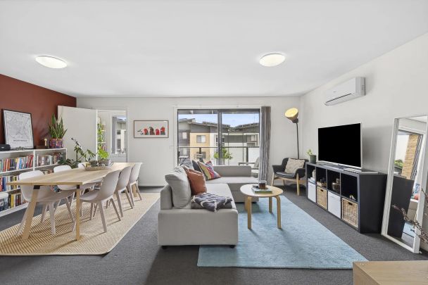 Sun filled apartment - Photo 1