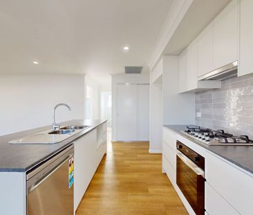 Stunning Modern Home - Photo 5