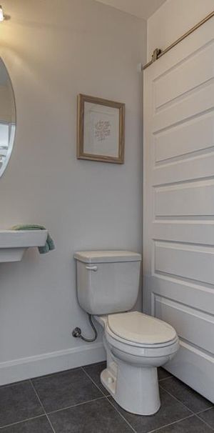 SUPER CONDO 5 1/2 À LOUER À NEUFCHÂTEL - Photo 1