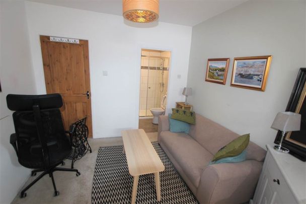 33B Lockview Road, Belfast, BT9 5FH - Photo 1
