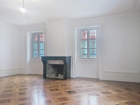 Bel appartement de 6 pièces avec cachet et lumineux au 1er étage - Photo 2
