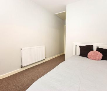 1 bedroom semi-detached house to rent - Photo 4
