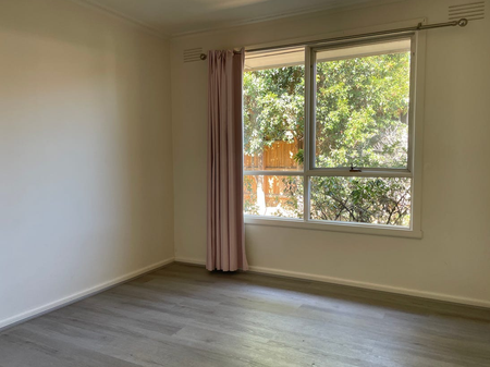 34 Sainsbury Avenue, Greensborough, VIC - Photo 2