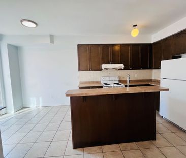 For Lease - 27 Thistle Avenue, Richmond Hill, Ontario - Photo 3