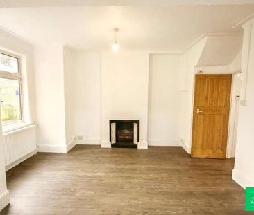 Woodside Lane, London, N12 - Photo 2