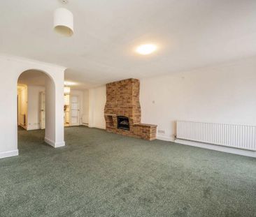 4 bedroom detached house to rent - Photo 2