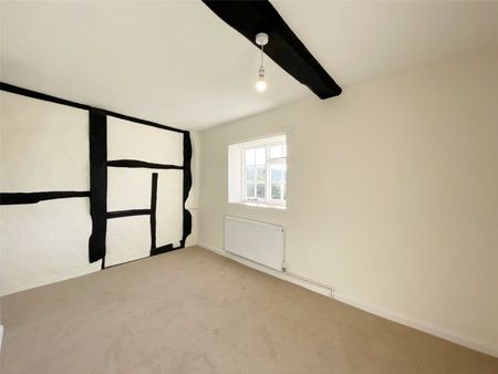 A delightful cottage in heart of the West Dean Estate with artist/maker studio - Photo 2