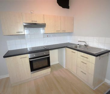 2 bedroom flat to rent - Photo 3