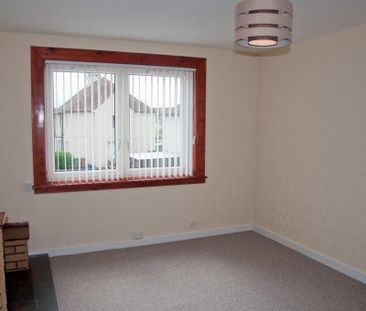 3 bedroom flat to rent - Photo 5