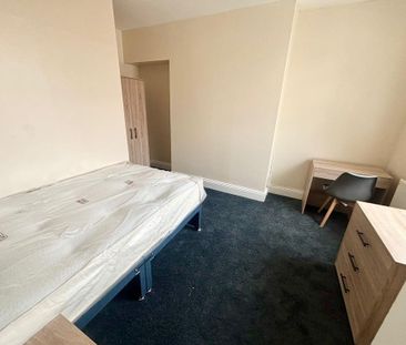 8 bedroom house share to rent - Photo 2