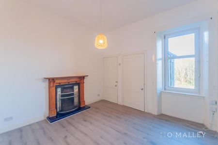 3 bedroom flat to rent - Photo 2