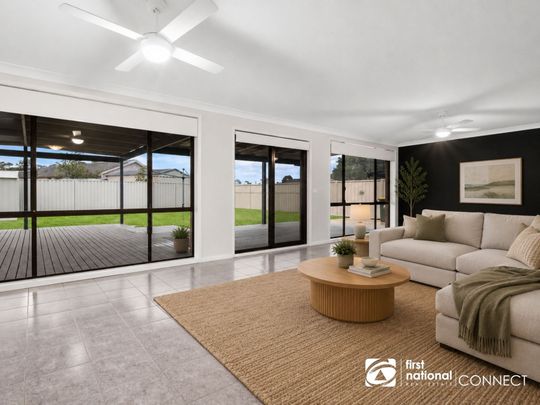 CHARMING FAMILY HOME IN CONVENIENT BLIGH PARK LOCATION! - Photo 1