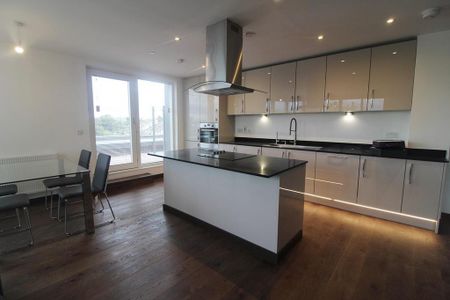 2 bedroom penthouse to rent - Photo 5