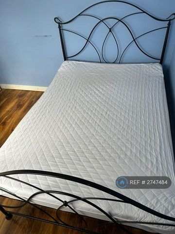 1 bedroom in a house share to rent - Photo 2