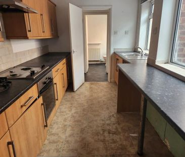 3 bedroom terraced house to rent - Photo 4