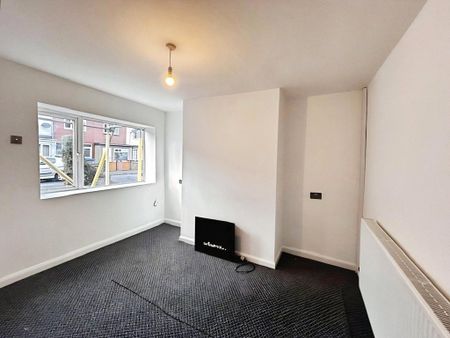 2 bedroom end of terrace house to rent - Photo 3
