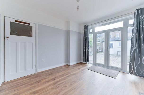 3 bedroom terraced house to rent - Photo 1