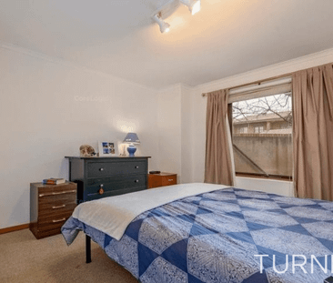 Lovely Two Bedroom Unit Only Minutes from the City - Photo 4