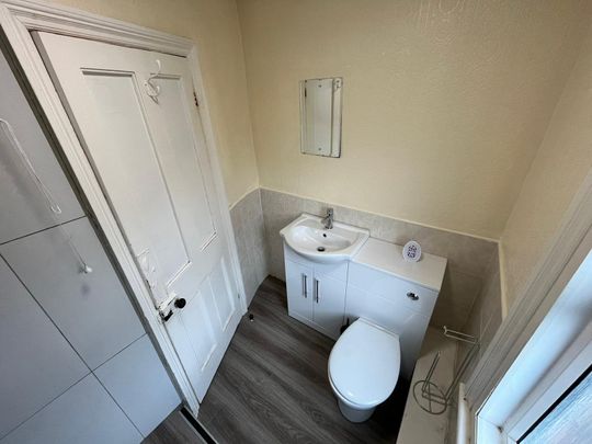 4 bedroom terraced house to rent - Photo 1