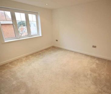 Burnaby Road, Alum Chine, Bournemouth, BH4 - Photo 1