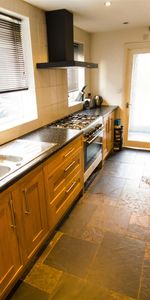 4 bedroom semi-detached house to rent - Photo 3