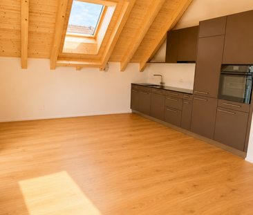 2.5-Zimmer-Dachwohnung nord an zentraler Lage zu vermieten - Foto 1