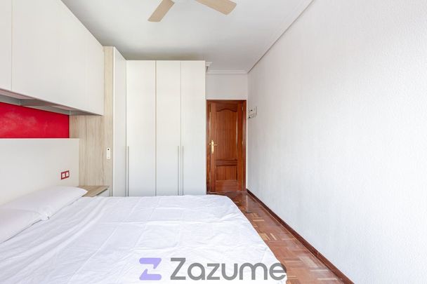 Piso de alquiler en C. de Alejandro Sánchez, Opañel - Photo 1