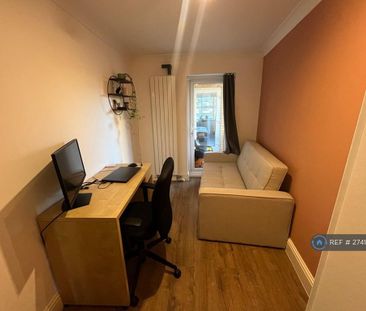 2 bedroom flat to rent - Photo 4