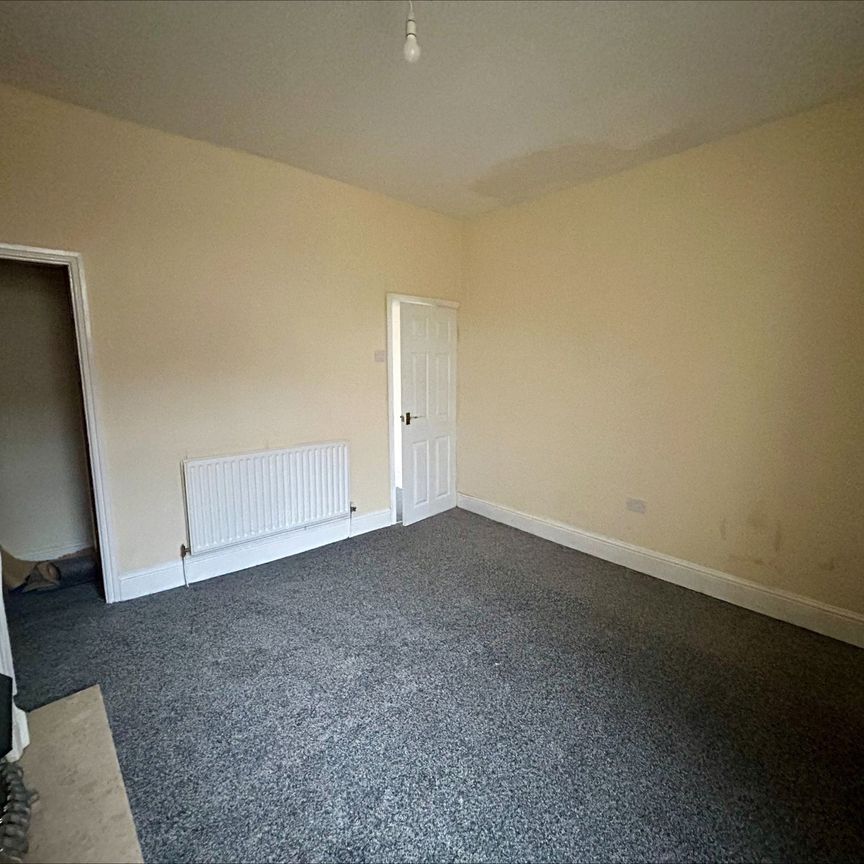 Lyndhurst Road - Photo 1