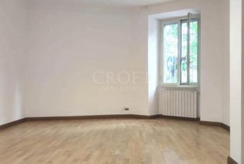 Monteverde Vecchio: Modern 2 bedroom, 2 bath, large living room, separate kitchen. Bright, silent, parquet floors, situated in lovely period building, excellent area, near park. Ref. 2364.