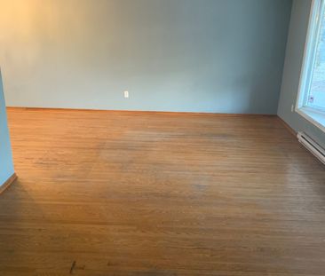 For Lease - 1089 Pearson Drive, Oakville, Ontario - Photo 1