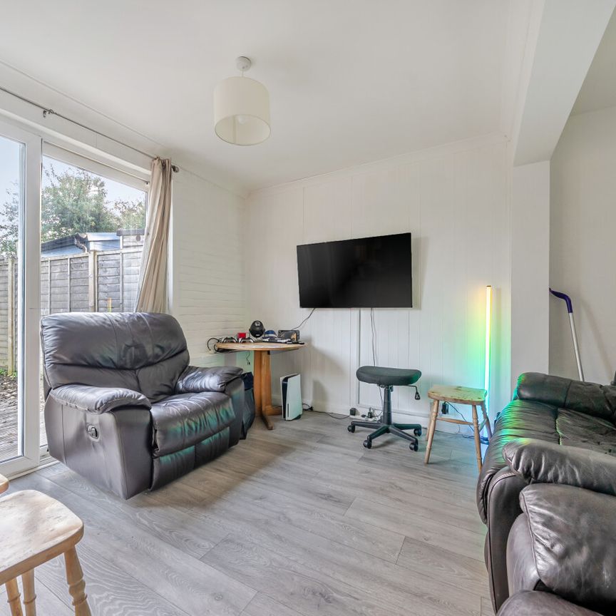 7 bedroom semi-detached house to rent - Photo 1