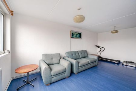 3 bedroom flat to rent - Photo 3