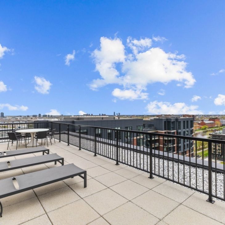 1228 Rue des Bassins, app.704, H3C 0W8, Montréal - Photo 1