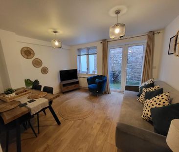 2 bedroom terraced house to rent - Photo 2