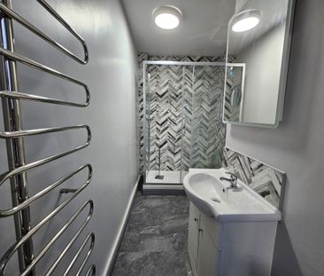 6 Bed Student Accommodation - Photo 5