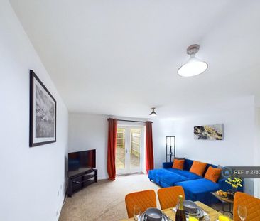 4 bedroom semi-detached house to rent - Photo 2