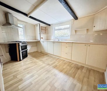 2 bedroom terraced house to rent - Photo 4