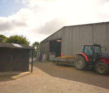 Fullers Hill Farm, Amersham, HP6 - Photo 2