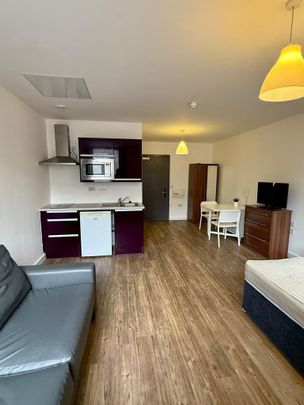 Studio to rent - Photo 1