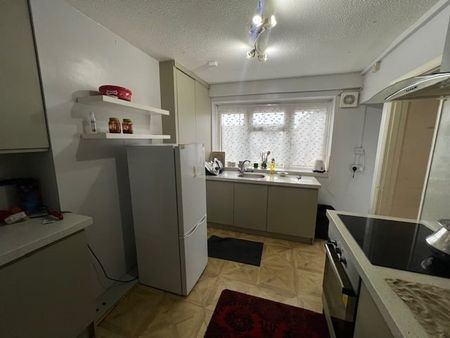 Curwen Road - Photo 2