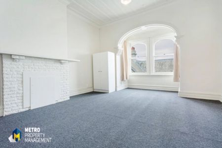 Sunny Bright Rooms *Two Weeks Rent Free - Photo 2