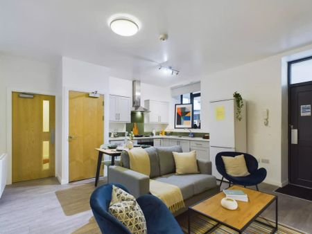 4 Bedroom House - Photo 2