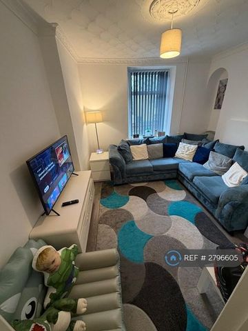 2 bedroom terraced house to rent - Photo 2