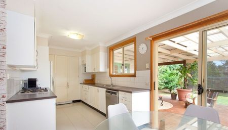 Ideally Positioned in a Quiet, Convenient Setting - Photo 5